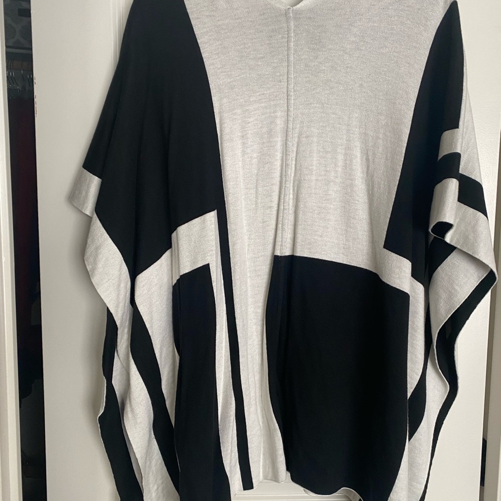 Chico’s poncho cape - Picture 2 of 3